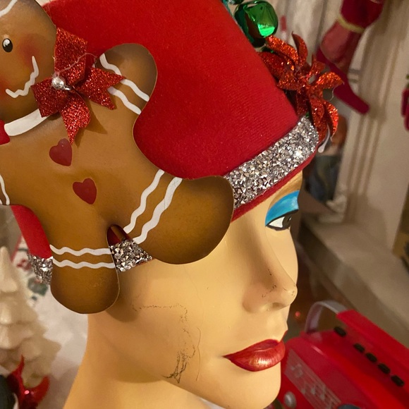 Gingerbread for your Head 🥰metal girl ready to celebrate jingle Bells too FUN🎩 - Picture 5 of 8